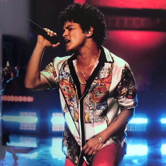 Bruno Mars 24K Magic World Tour Book - Picture 2 of 7